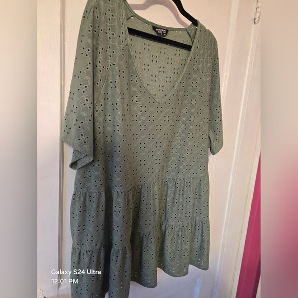 BloomChic Sage Eyelet Tunic - Picture 2 of 3